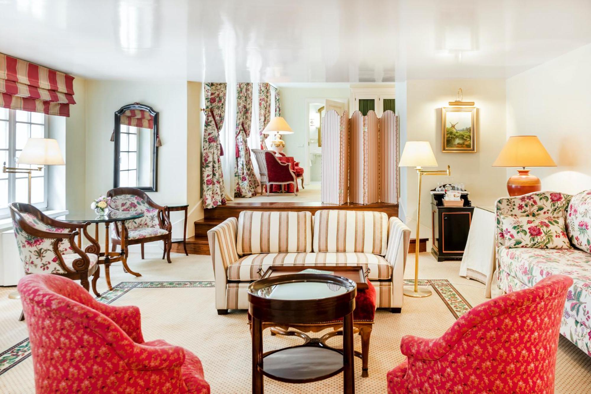 Relais&Châteaux Stikliai Hotel VNO Extérieur photo A suite at the Hotel de Crillon
