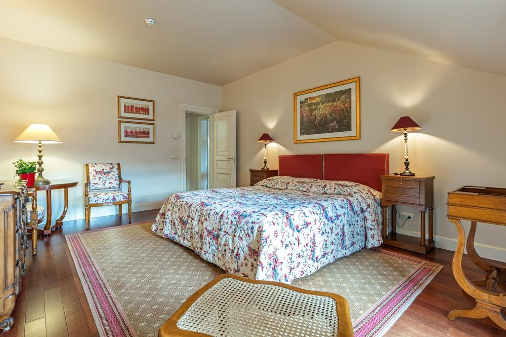 Relais&Châteaux Stikliai Hotel VNO Extérieur photo A bedroom at the hotel