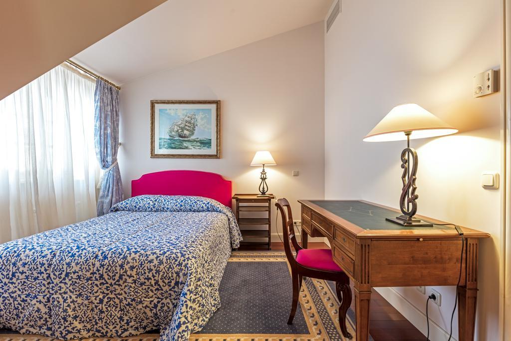 Relais&Châteaux Stikliai Hotel VNO Extérieur photo A room at the hotel
