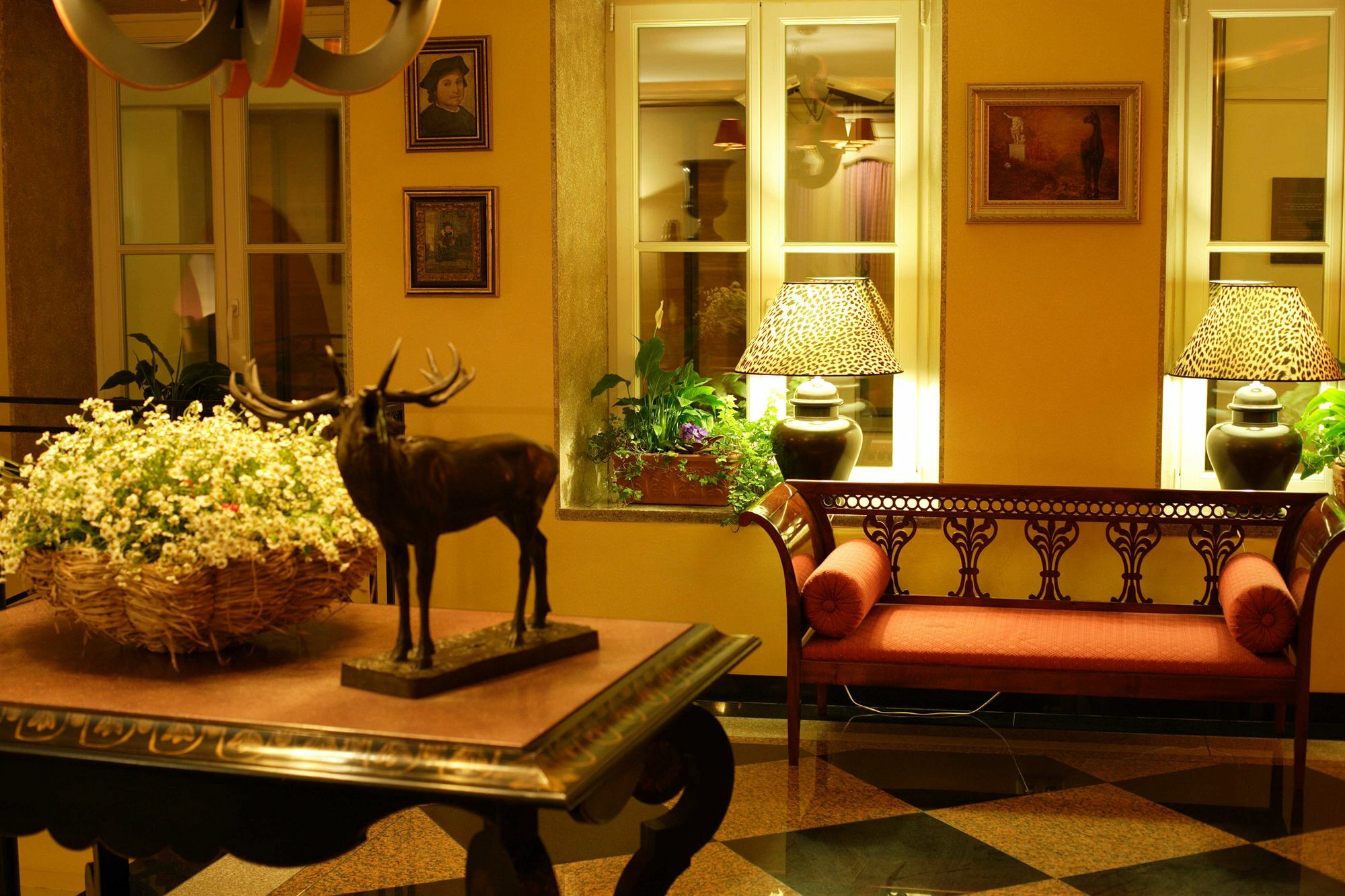 Relais&Châteaux Stikliai Hotel VNO Intérieur photo Interior of the hotel